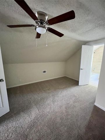 30 12th Avenue N, Texas City, TX 77590