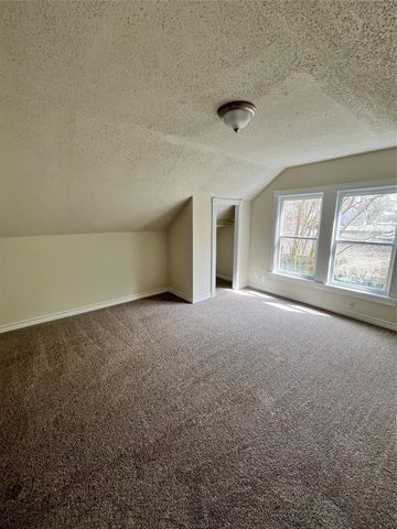 30 12th Avenue N, Texas City, TX 77590