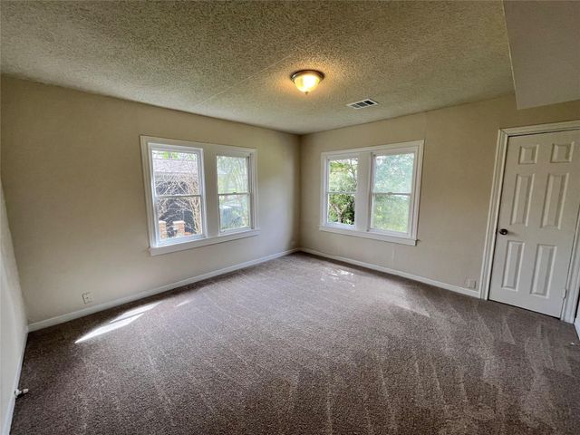 30 12th Avenue N, Texas City, TX 77590
