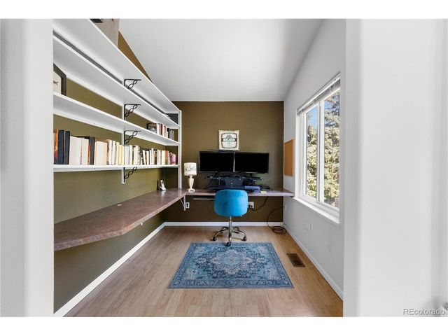 32 Idlewild Ln, Loveland, CO 80537