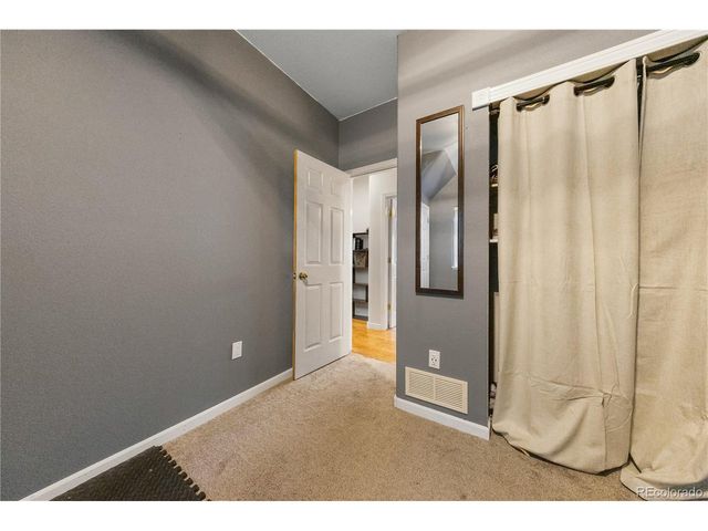 32 Idlewild Ln, Loveland, CO 80537