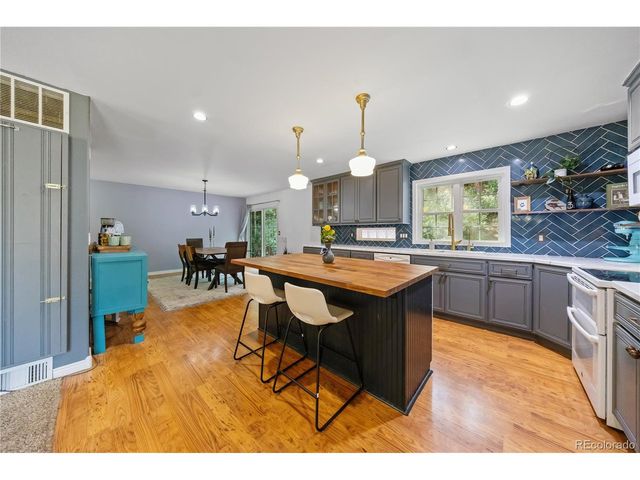 32 Idlewild Ln, Loveland, CO 80537