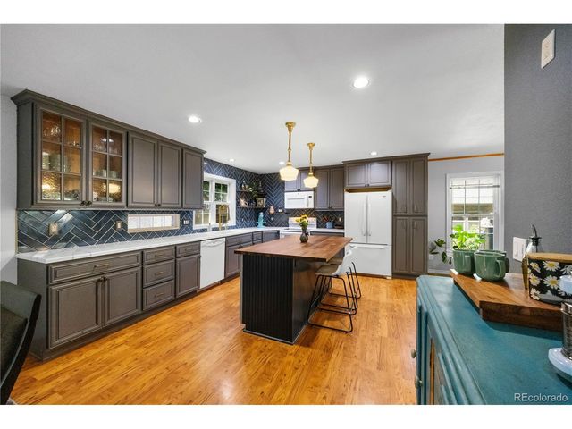 32 Idlewild Ln, Loveland, CO 80537