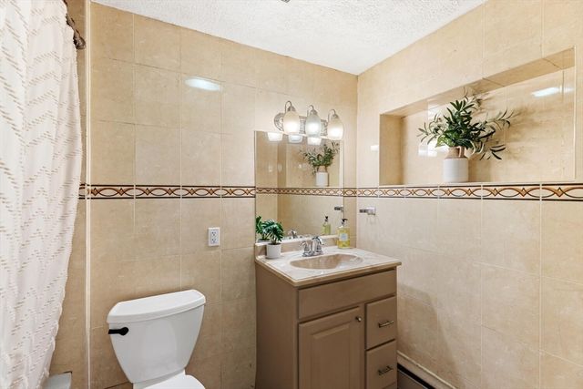 2 Mcintyre Road, Saugus, MA 01906