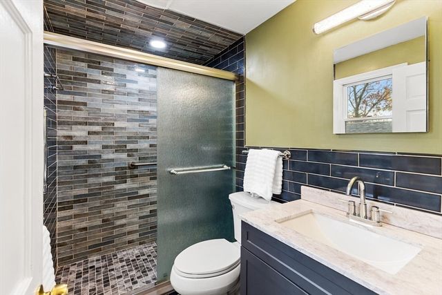 2 Mcintyre Road, Saugus, MA 01906