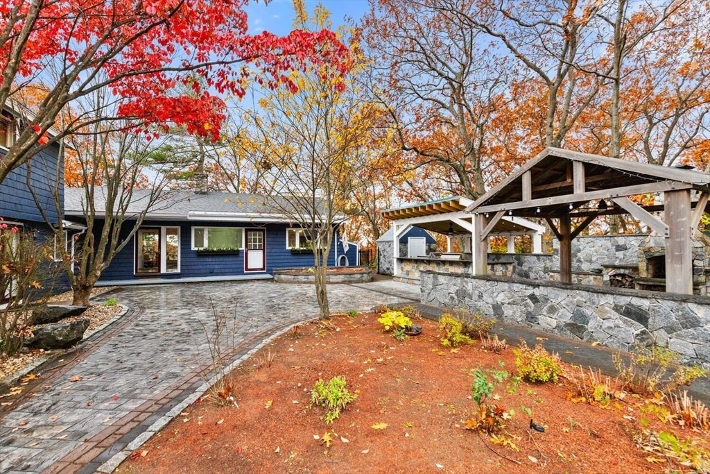 2 Mcintyre Road, Saugus, MA 01906