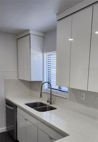 8701 SW 36th St, Miami, FL 33165