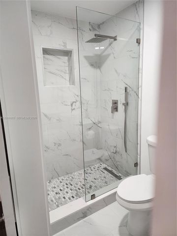 8701 SW 36th St, Miami, FL 33165