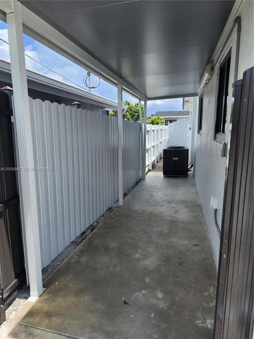 8701 SW 36th St, Miami, FL 33165