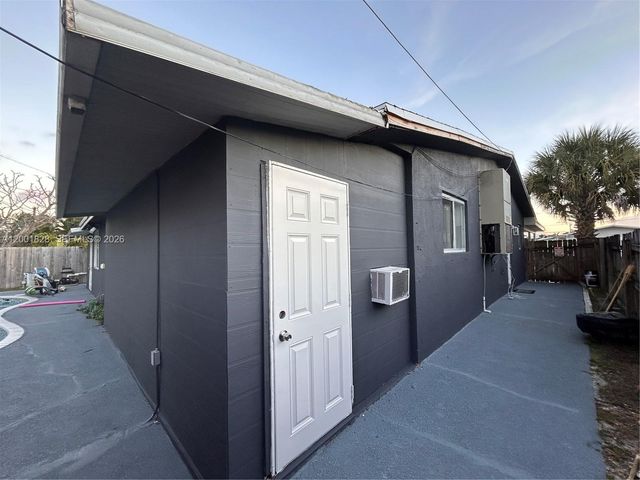 131 NW 57th St 131, Oakland Park, FL 33309