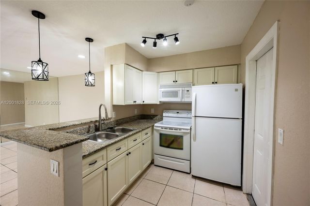 131 NW 57th St 131, Oakland Park, FL 33309