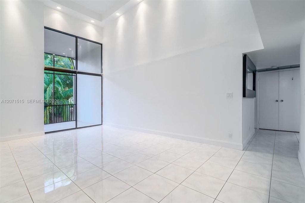 20347 W Country Club Drive TH15, Aventura, FL 33180