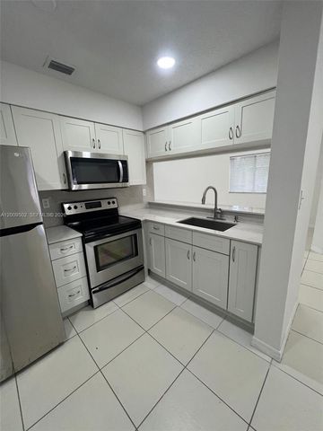 9203 SW 138th Pl 9203, Miami, FL 33186