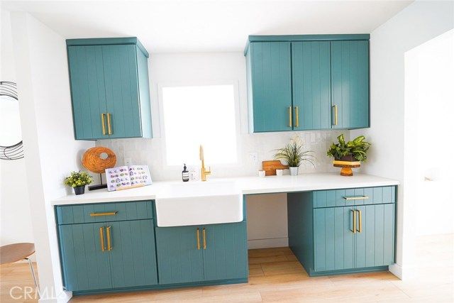 3642 6th Avenue, Los Angeles, CA 90018