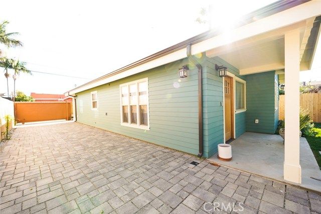 3642 6th Avenue, Los Angeles, CA 90018