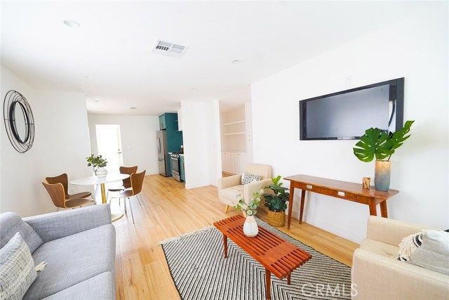 3642 6th Avenue, Los Angeles, CA 90018