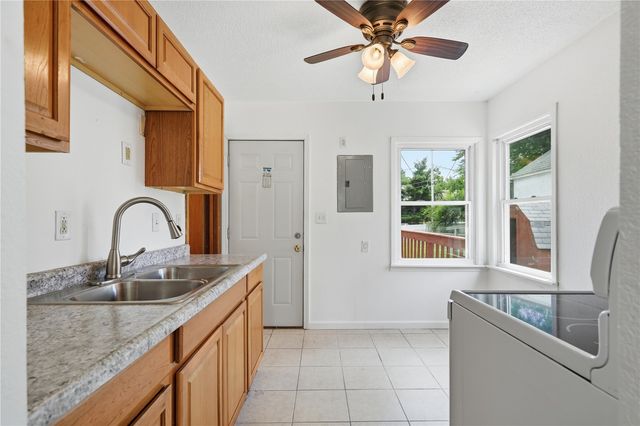 1237 Lincoln Drive, Marion, IA 52302