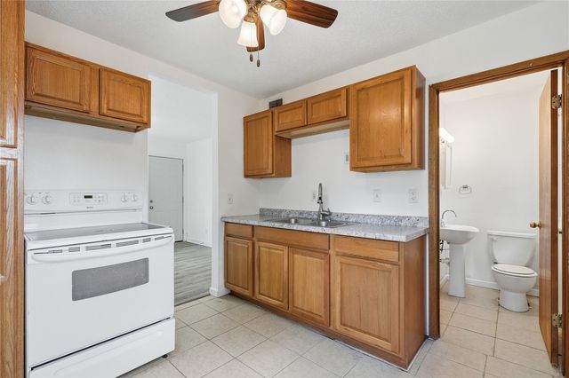 1237 Lincoln Drive, Marion, IA 52302