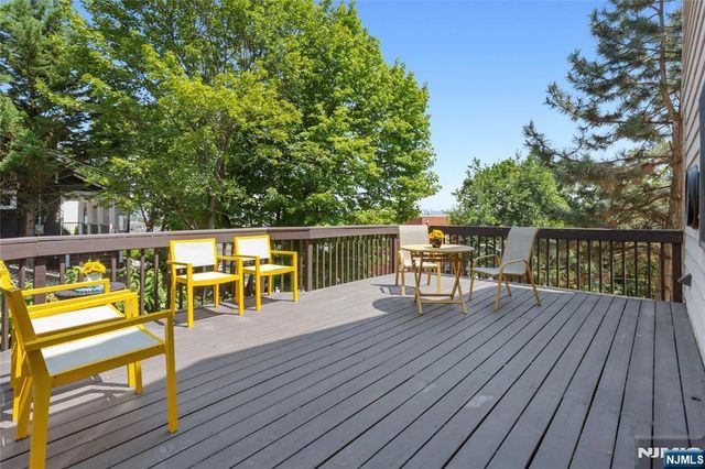 540 5th Street, Carlstadt, NJ 07072