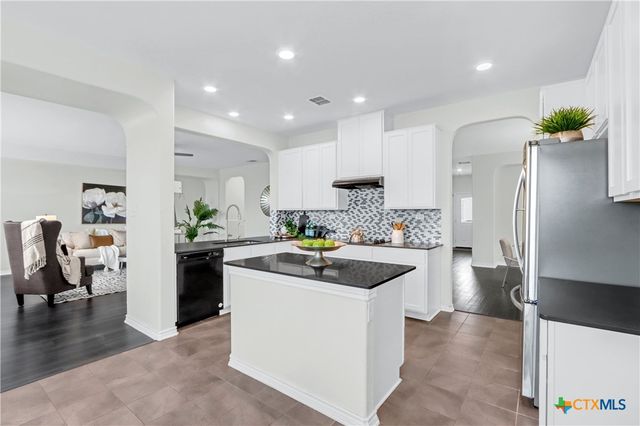 2077 Oxbow Circle, New Braunfels, TX 78130