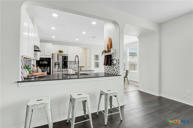 2077 Oxbow Circle, New Braunfels, TX 78130