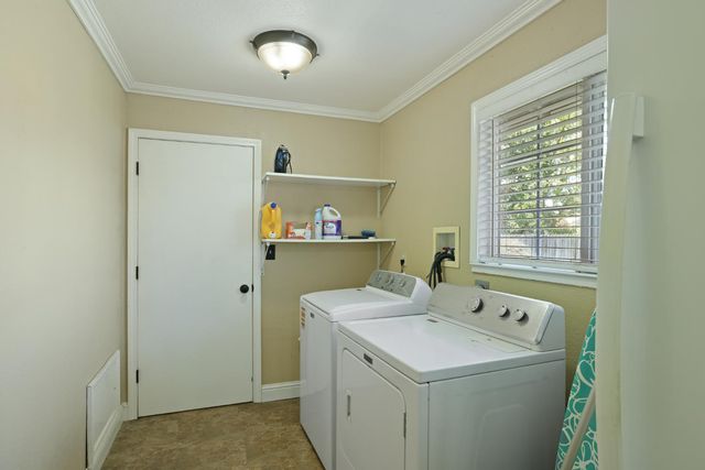 900 White Ln, Stockton, CA 95215