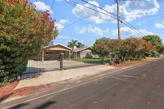 900 White Ln, Stockton, CA 95215