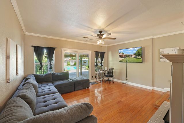 900 White Ln, Stockton, CA 95215