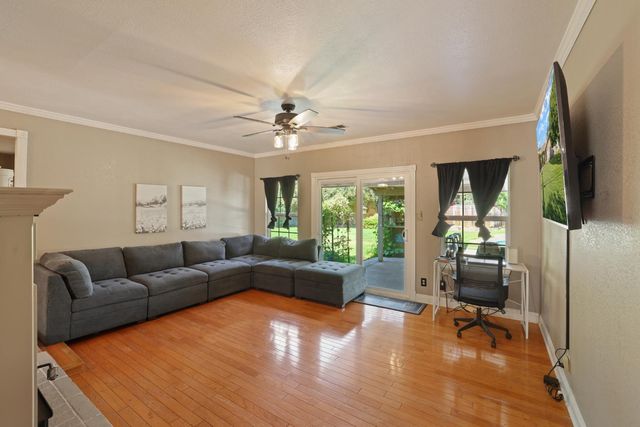 900 White Ln, Stockton, CA 95215