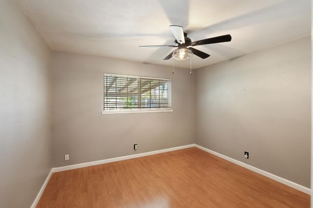 900 White Ln, Stockton, CA 95215