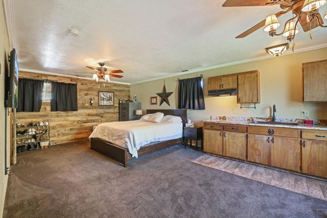 900 White Ln, Stockton, CA 95215