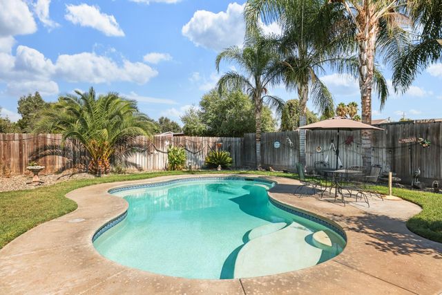 900 White Ln, Stockton, CA 95215