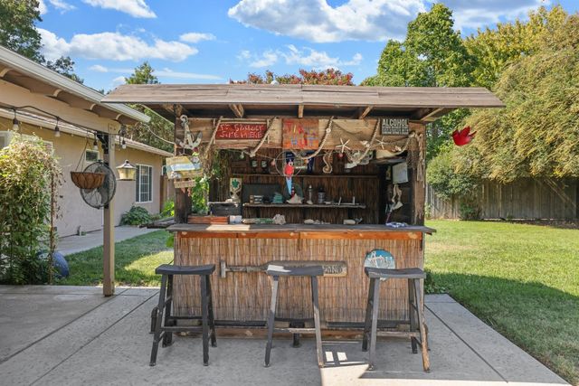 900 White Ln, Stockton, CA 95215