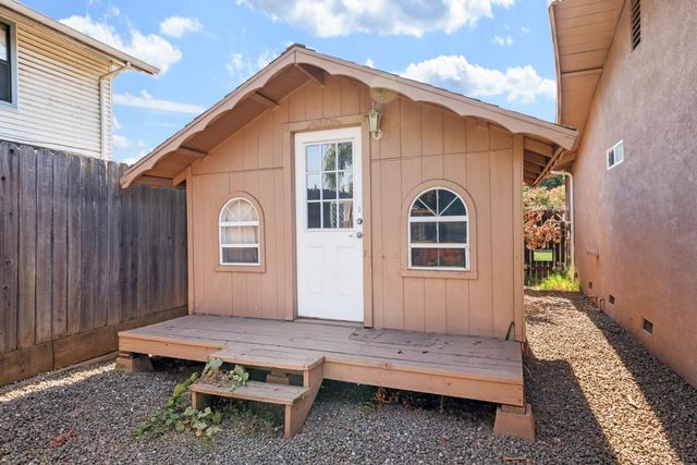 900 White Ln, Stockton, CA 95215