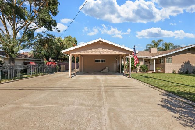 900 White Ln, Stockton, CA 95215