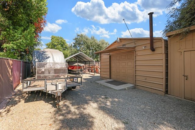 900 White Ln, Stockton, CA 95215