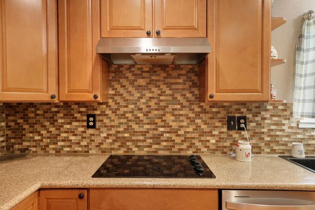 900 White Ln, Stockton, CA 95215