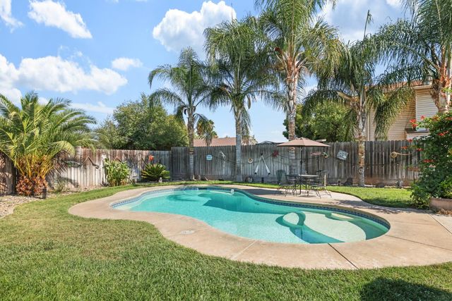 900 White Ln, Stockton, CA 95215