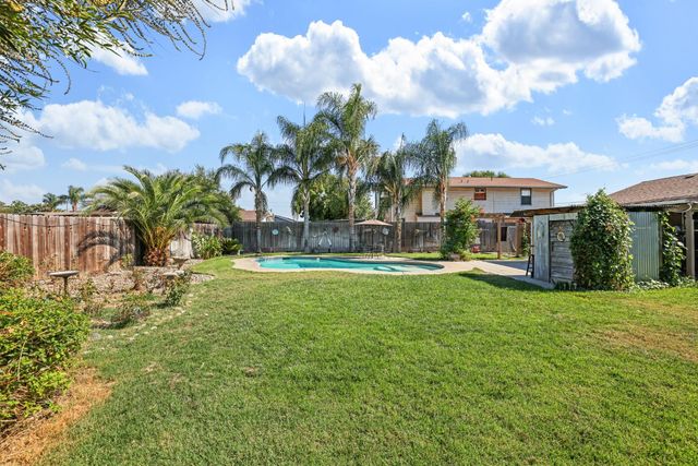 900 White Ln, Stockton, CA 95215