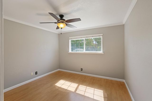 900 White Ln, Stockton, CA 95215