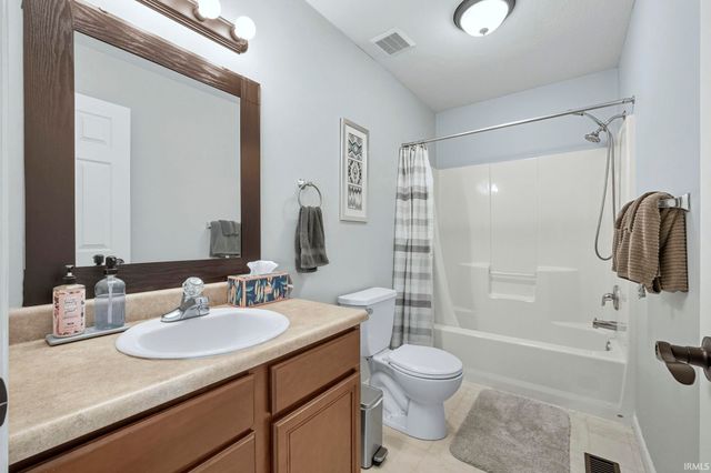 12408 Ivanhoe Lane, Fort Wayne, IN 46814