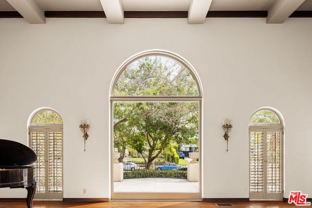 217 S Hudson Avenue, Los Angeles, CA 90004