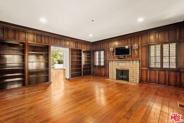 217 S Hudson Avenue, Los Angeles, CA 90004