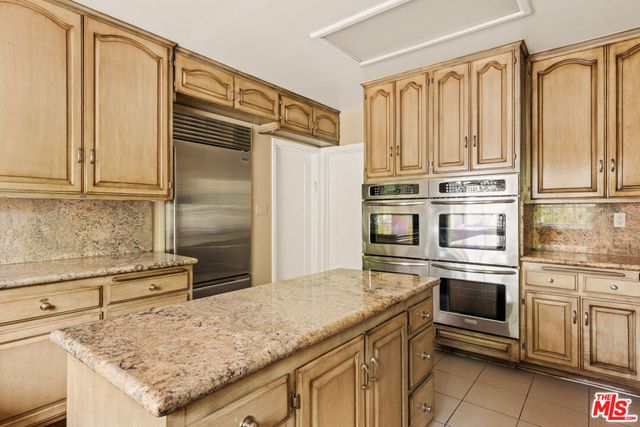 217 S Hudson Avenue, Los Angeles, CA 90004