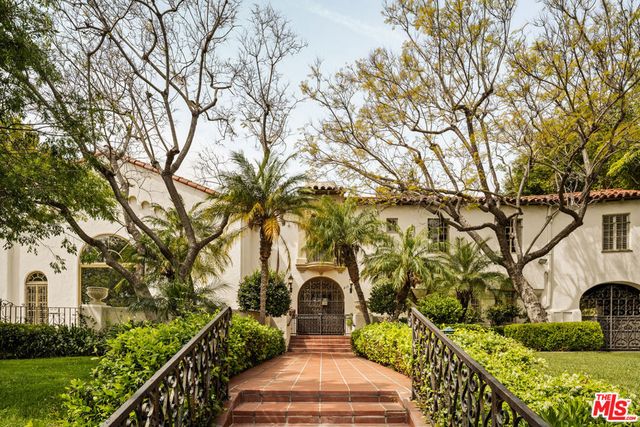 217 S Hudson Avenue, Los Angeles, CA 90004