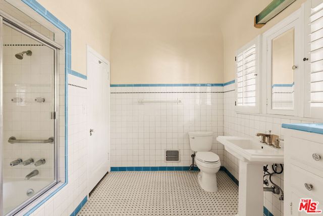 217 S Hudson Avenue, Los Angeles, CA 90004