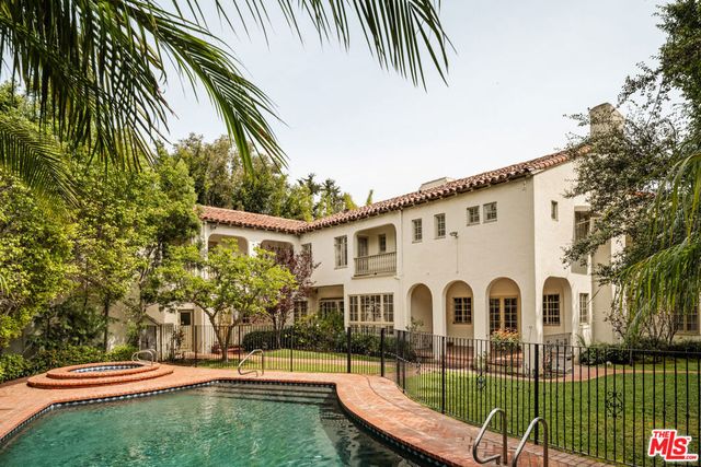 217 S Hudson Avenue, Los Angeles, CA 90004