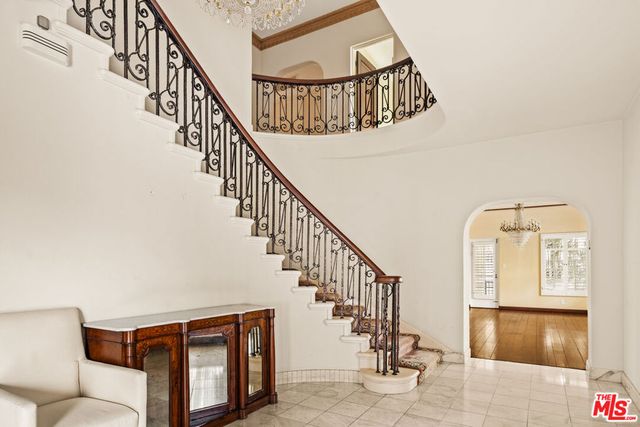 217 S Hudson Avenue, Los Angeles, CA 90004