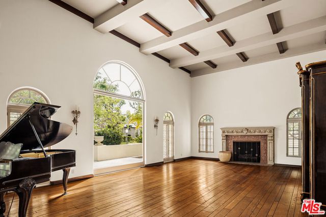 217 S Hudson Avenue, Los Angeles, CA 90004