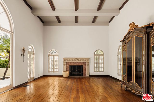 217 S Hudson Avenue, Los Angeles, CA 90004